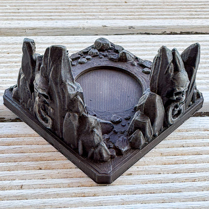 Mini diorama rocheux pour figurine – Socle décoratif imprimé en 3D – Présentoir figurine – Décor wargame & JDR